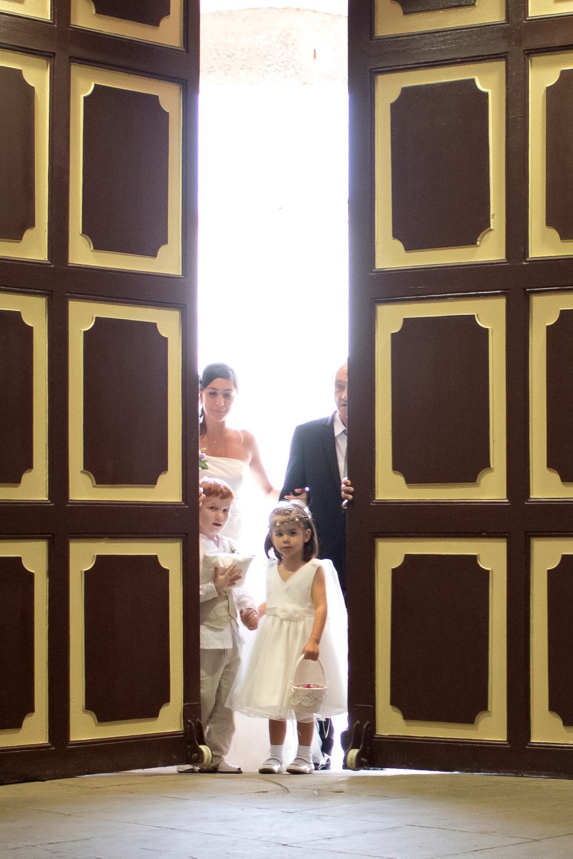 004. La entrada de la novia